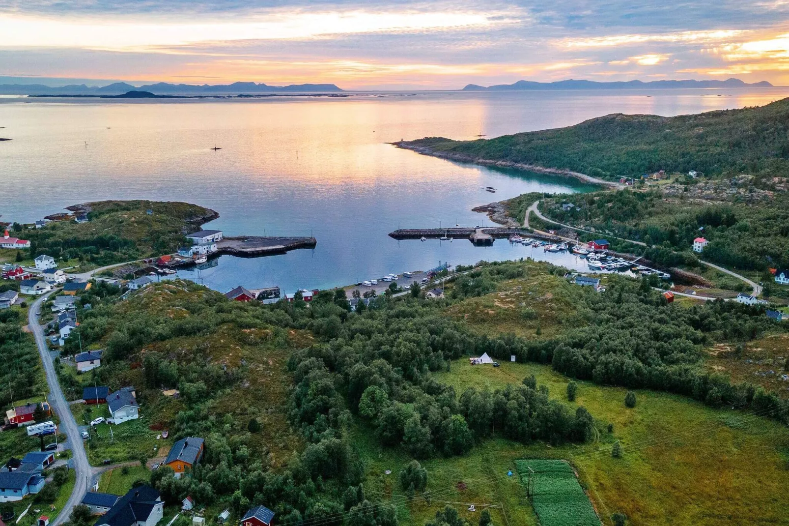 8 person holiday home in STONGLANDSEIDET-Not tagged