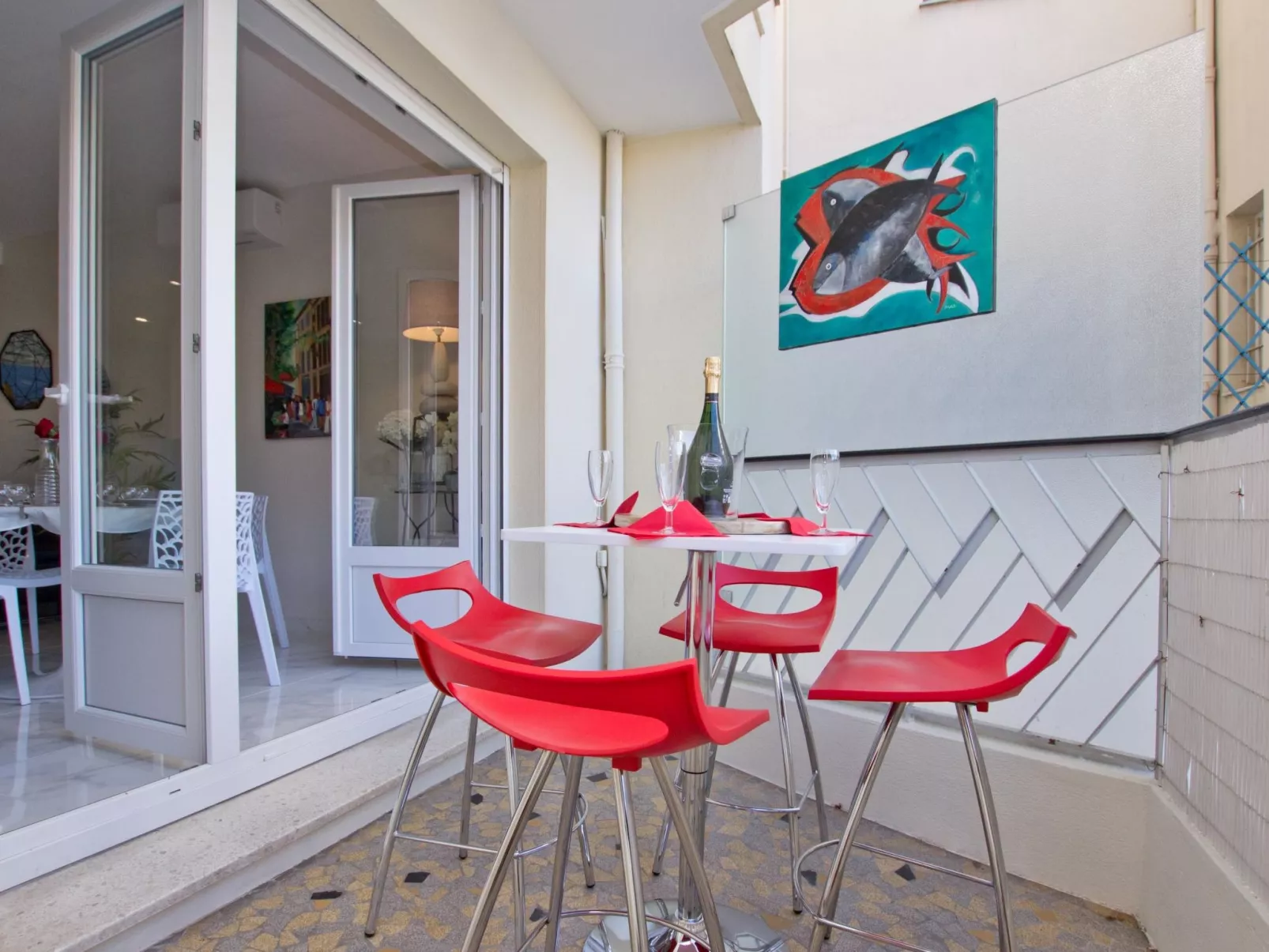Le Puget-Outside