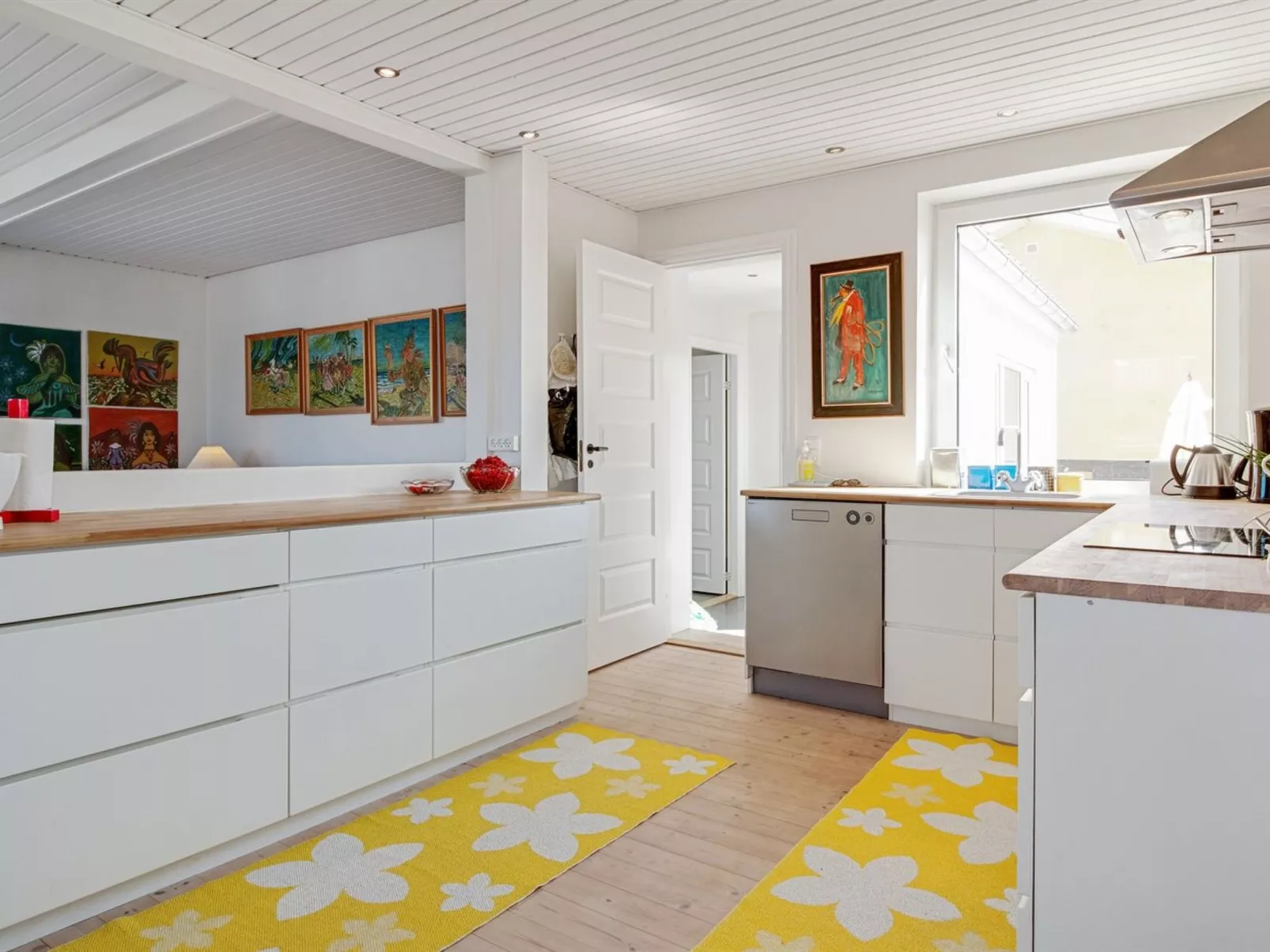 "Bruse" - 125m from the sea-Drinnen