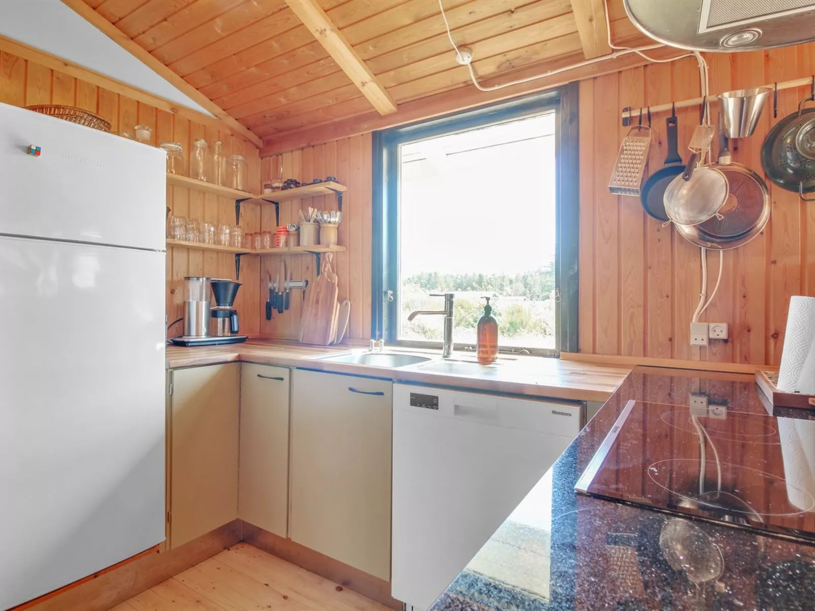 "Nestori" - 950m from the sea-Inside