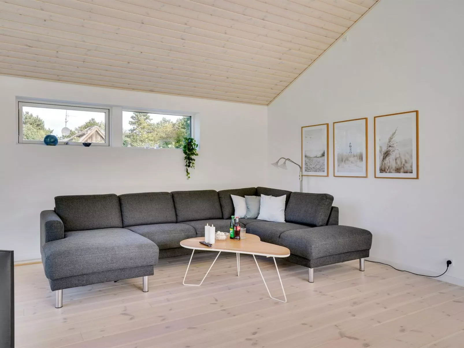 "Jord" - 1.4km from the sea-Inside