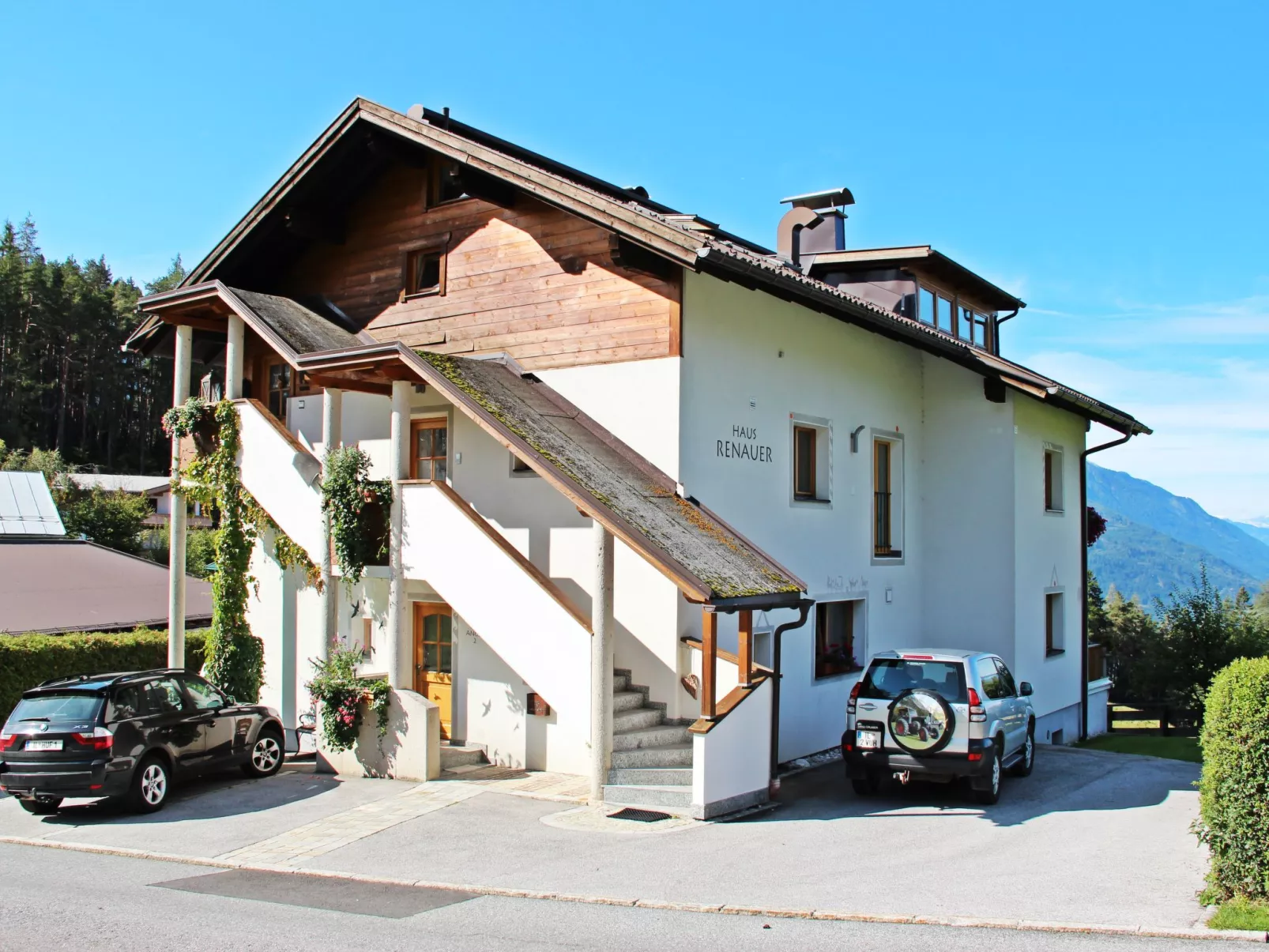 Renauer-Outside