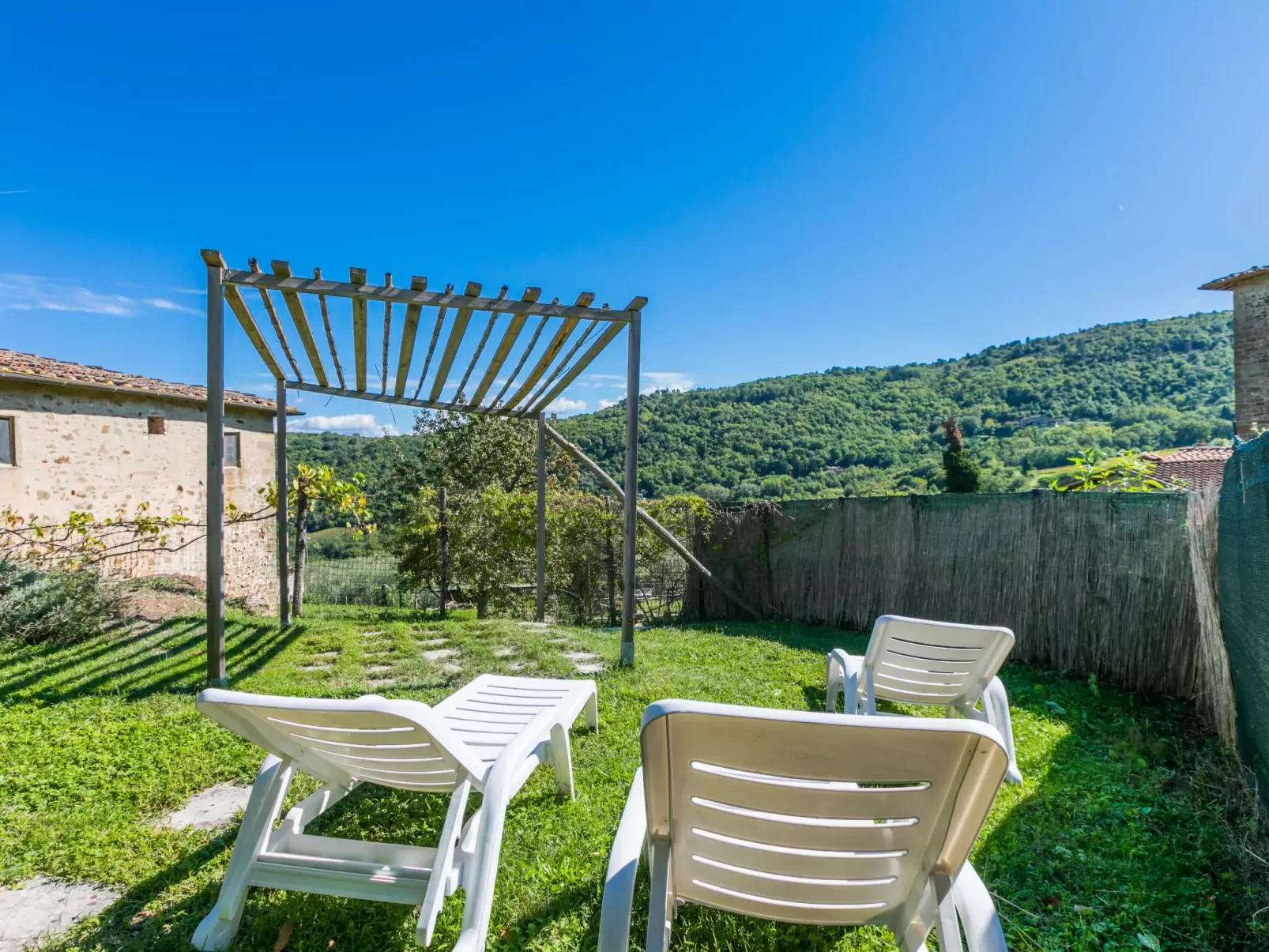 La Vigna-Outside