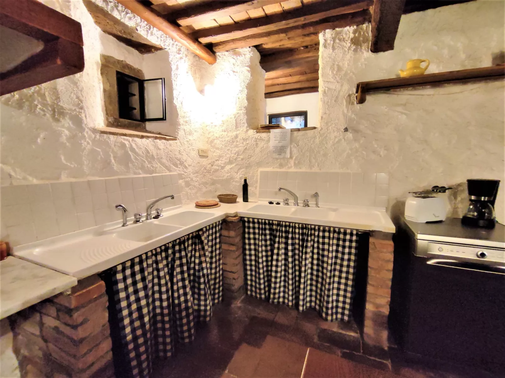 Taverna-Drinnen