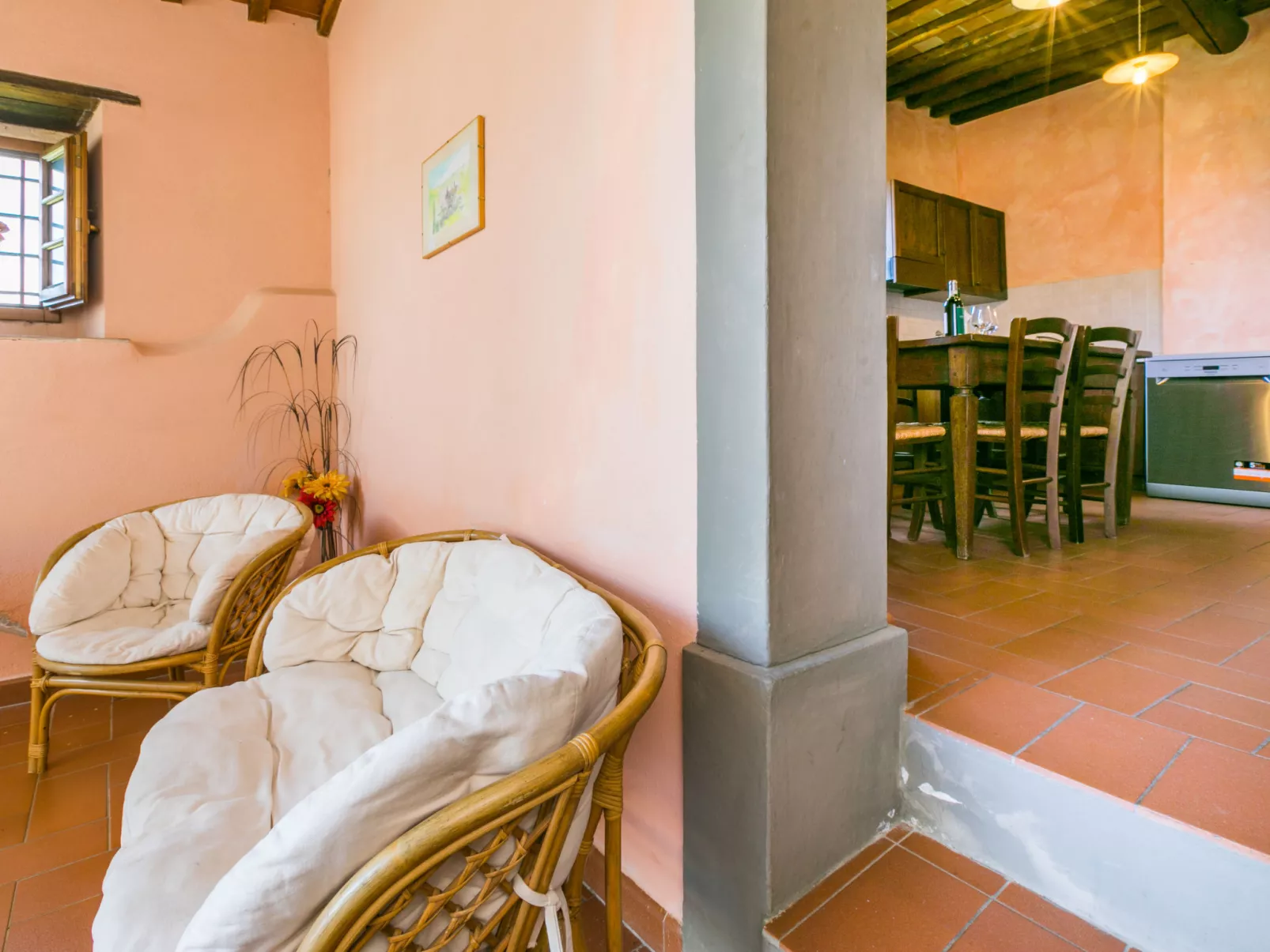 La Loggia-Inside