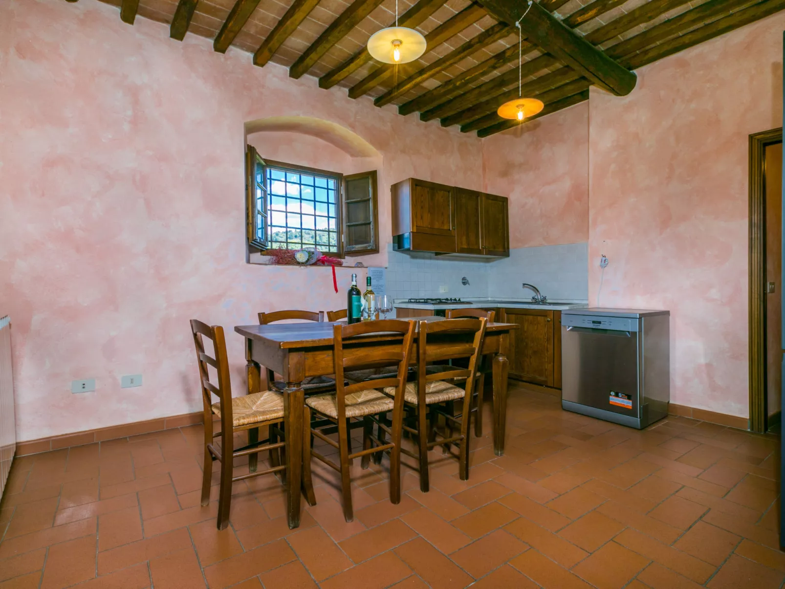 La Loggia-Inside