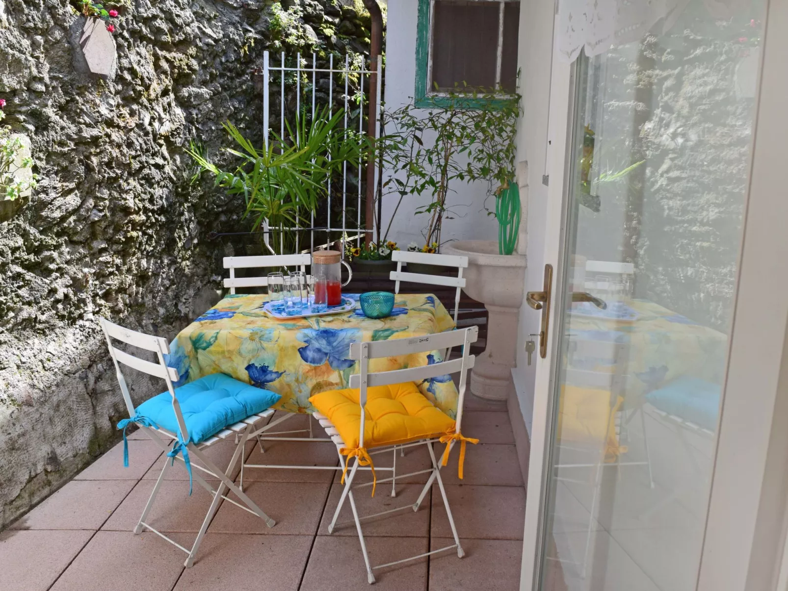 Piazzetta-Outside