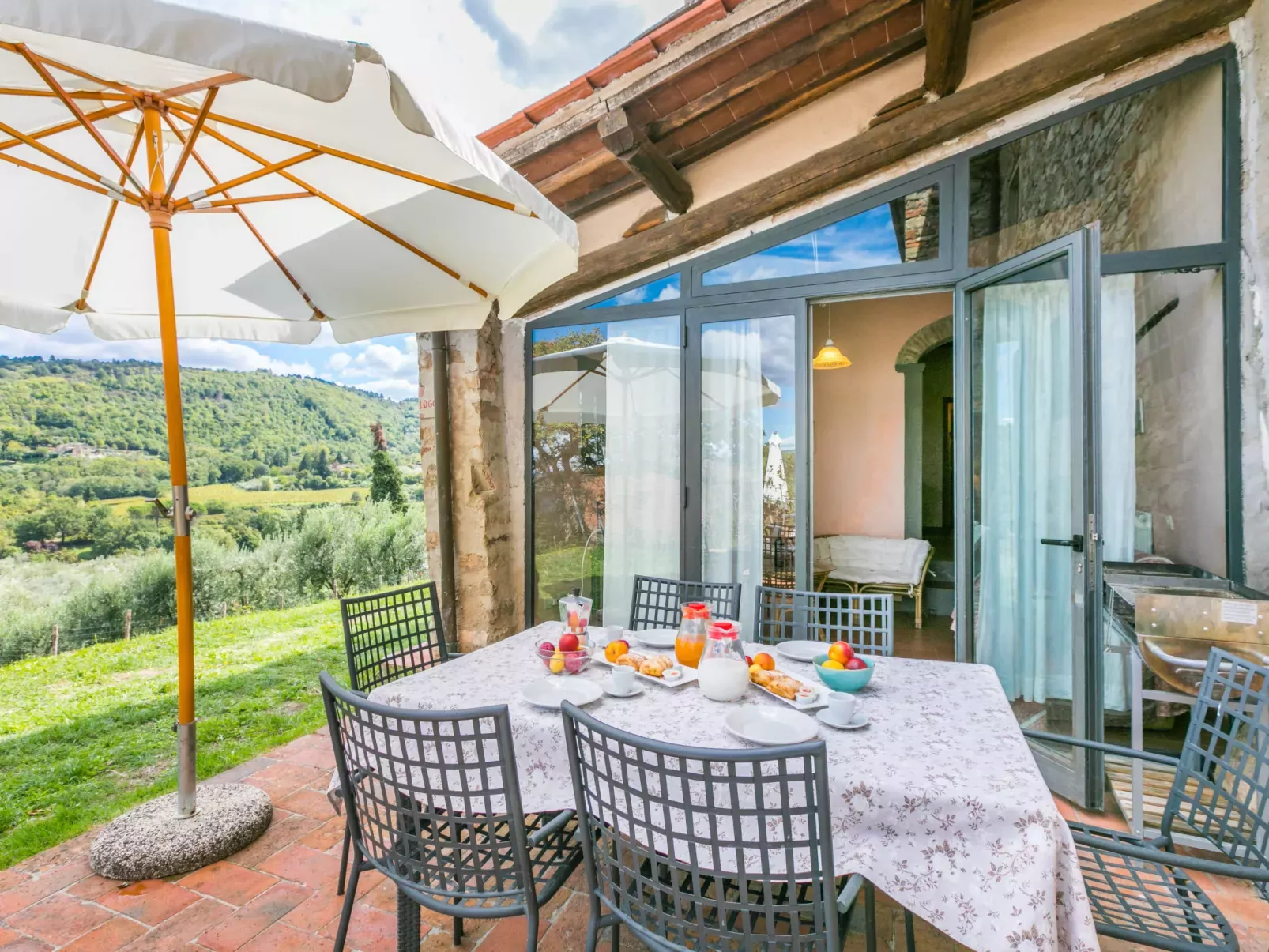 La Loggia-Outside