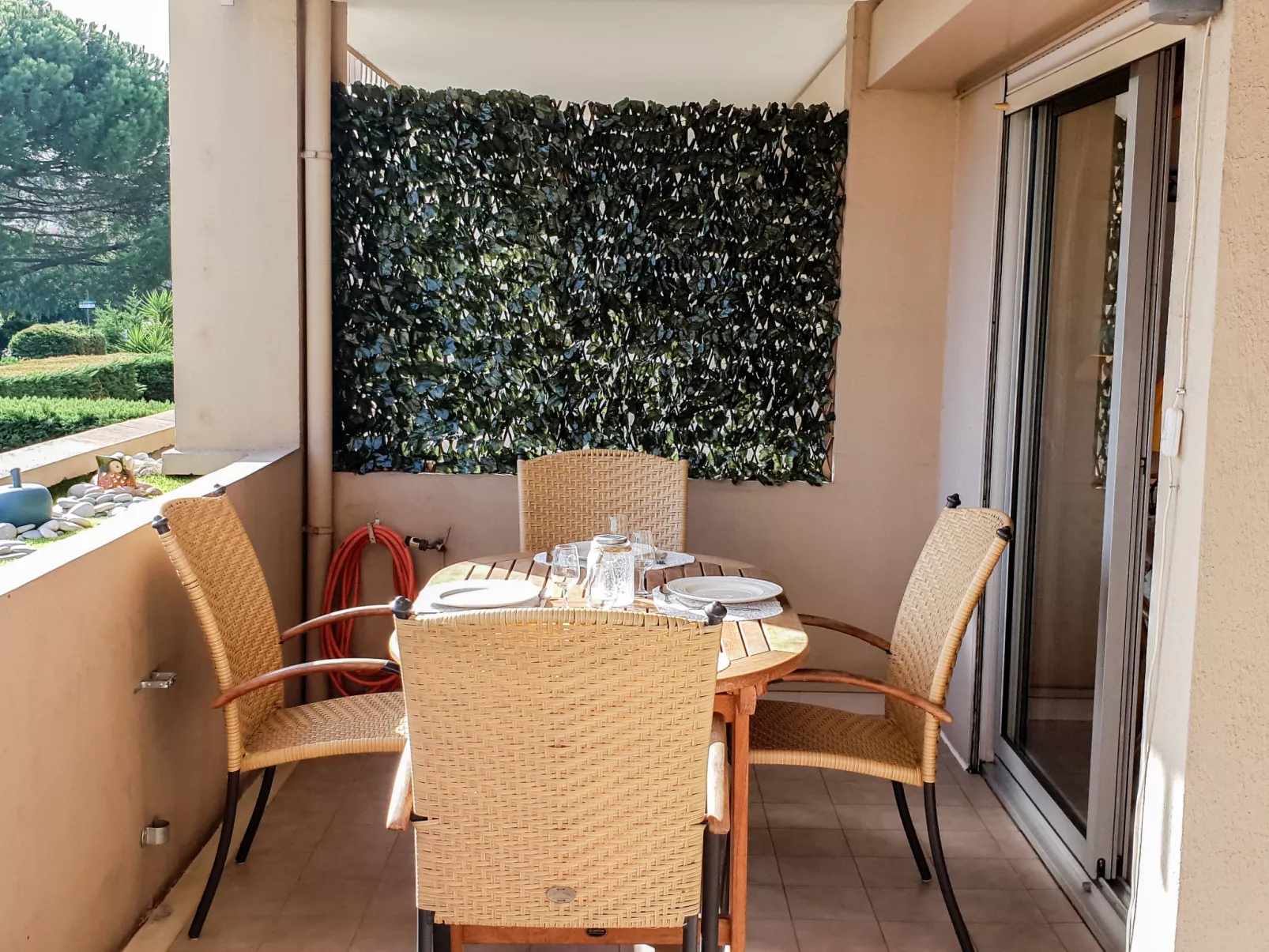Le Mandarin-Outside