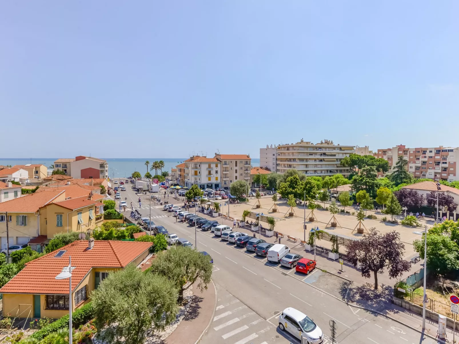 Etoile de Mer-Outside