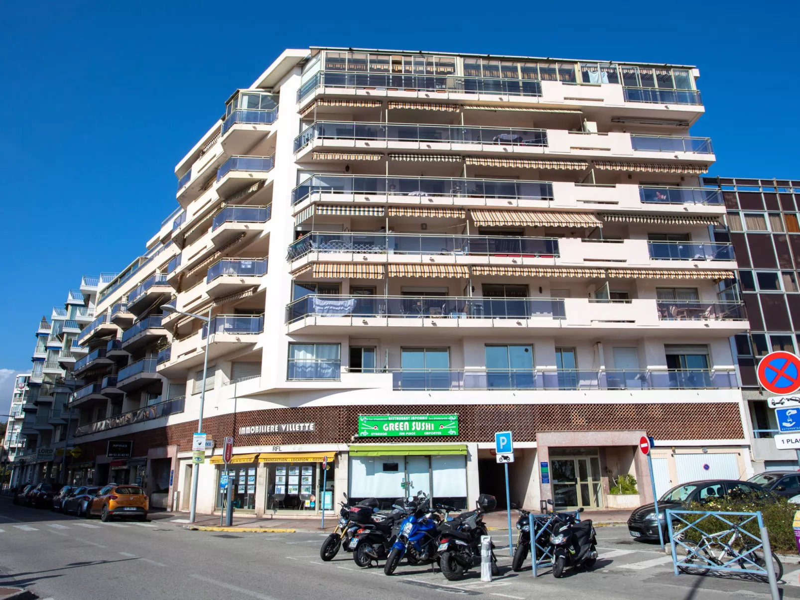 Etoile de Mer-Outside