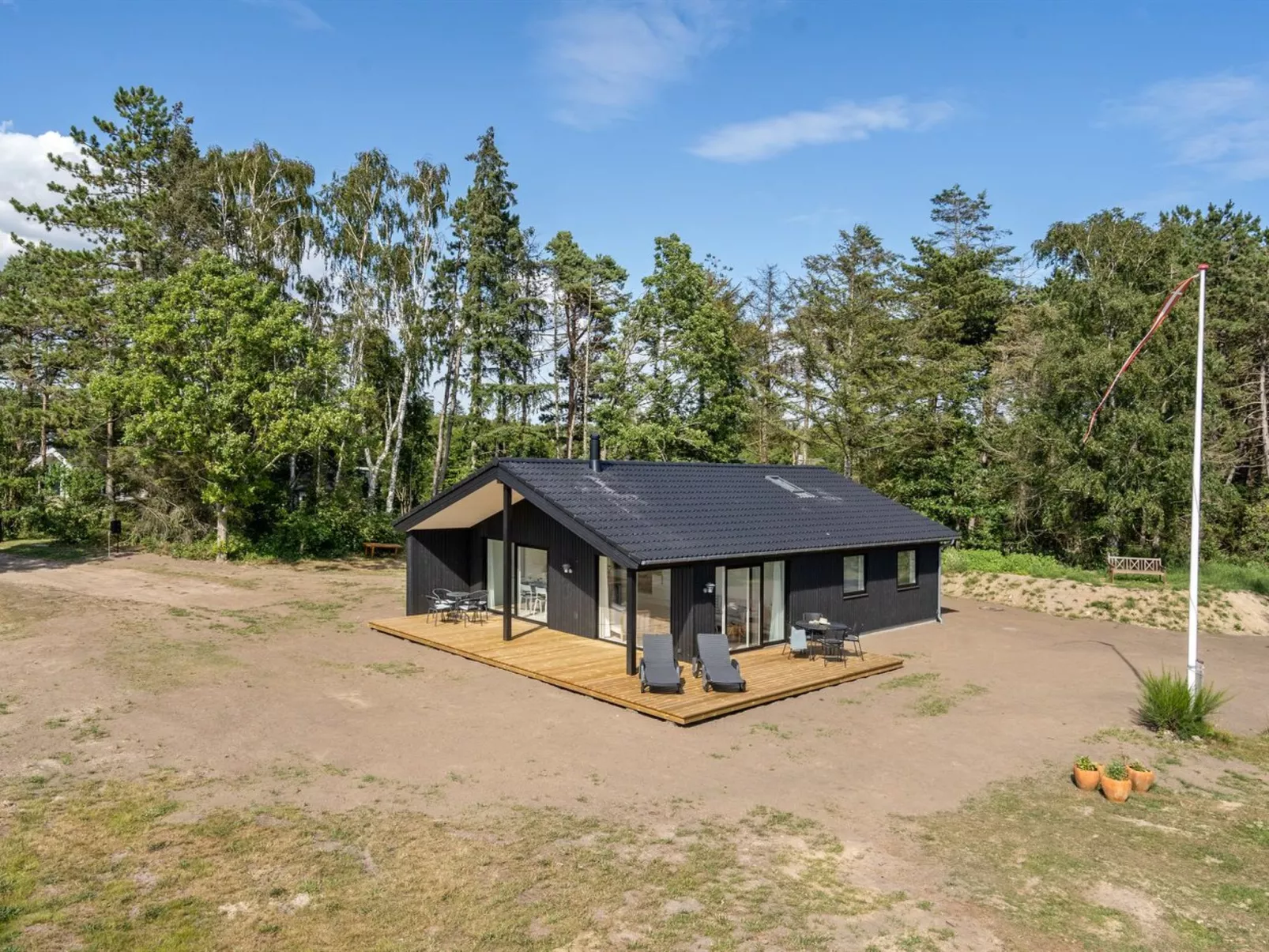 "Rickmer" - 200m from the sea-Outside