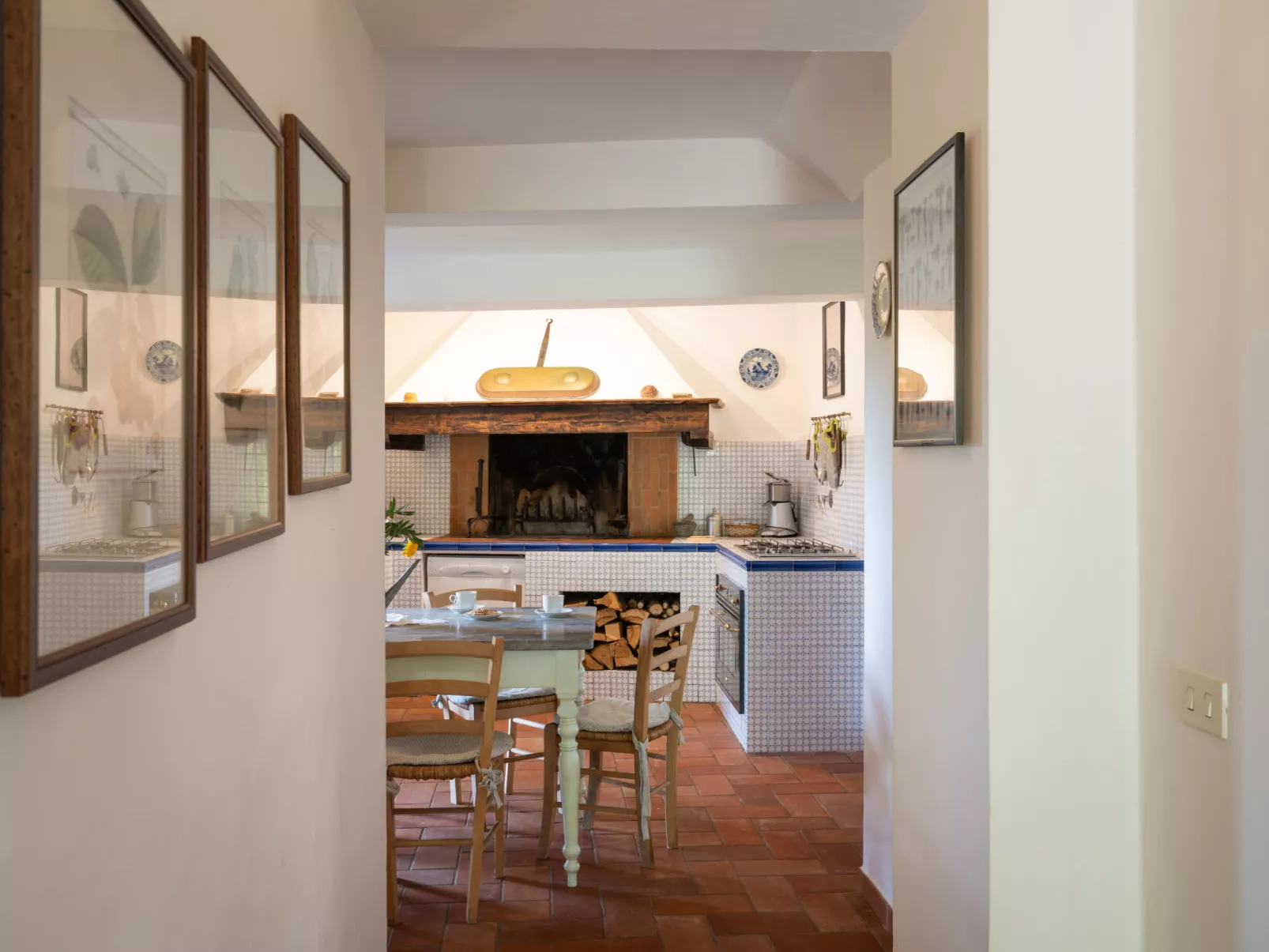 Borgo Castagnoli-Inside
