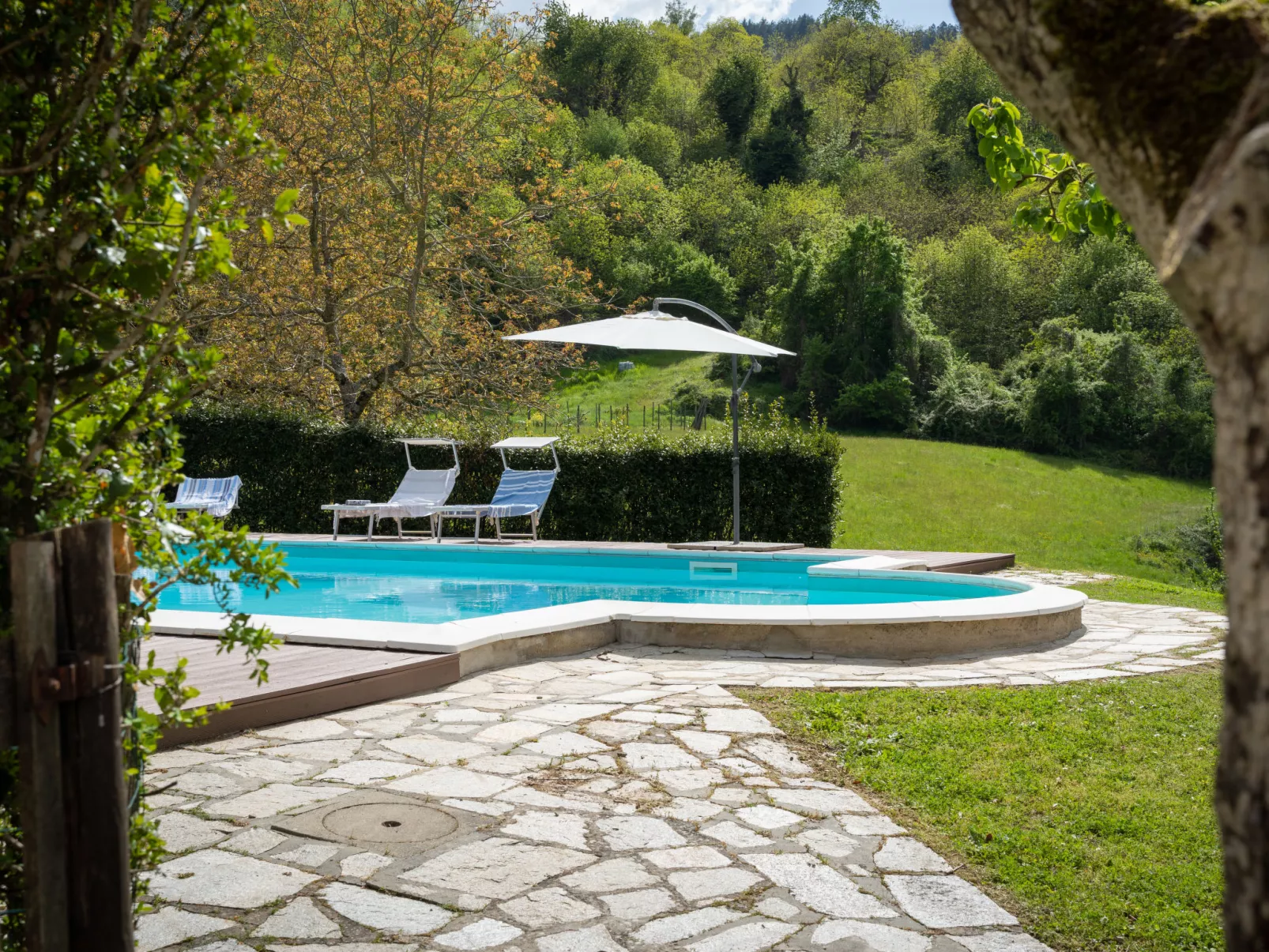 Borgo Castagnoli-Outside