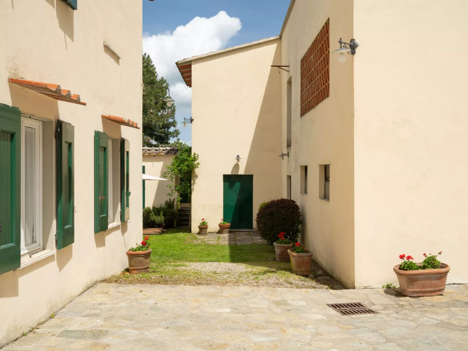 Borgo Castagnoli-Inside