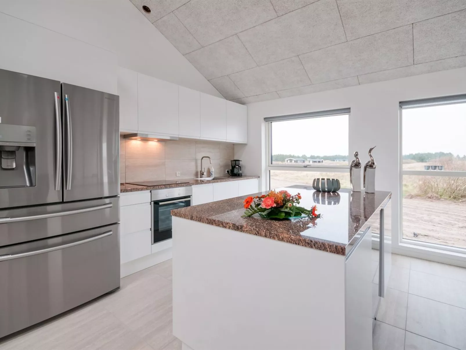 "Eveline" - 1.5km from the sea-Inside