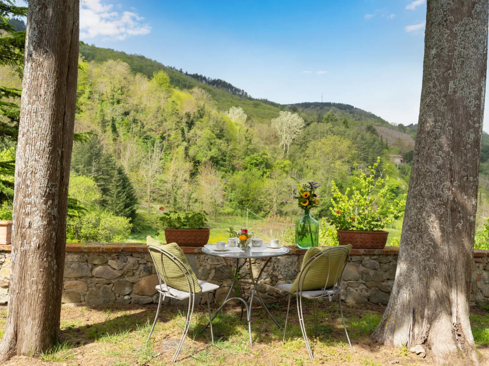 Borgo Castagnoli-Outside