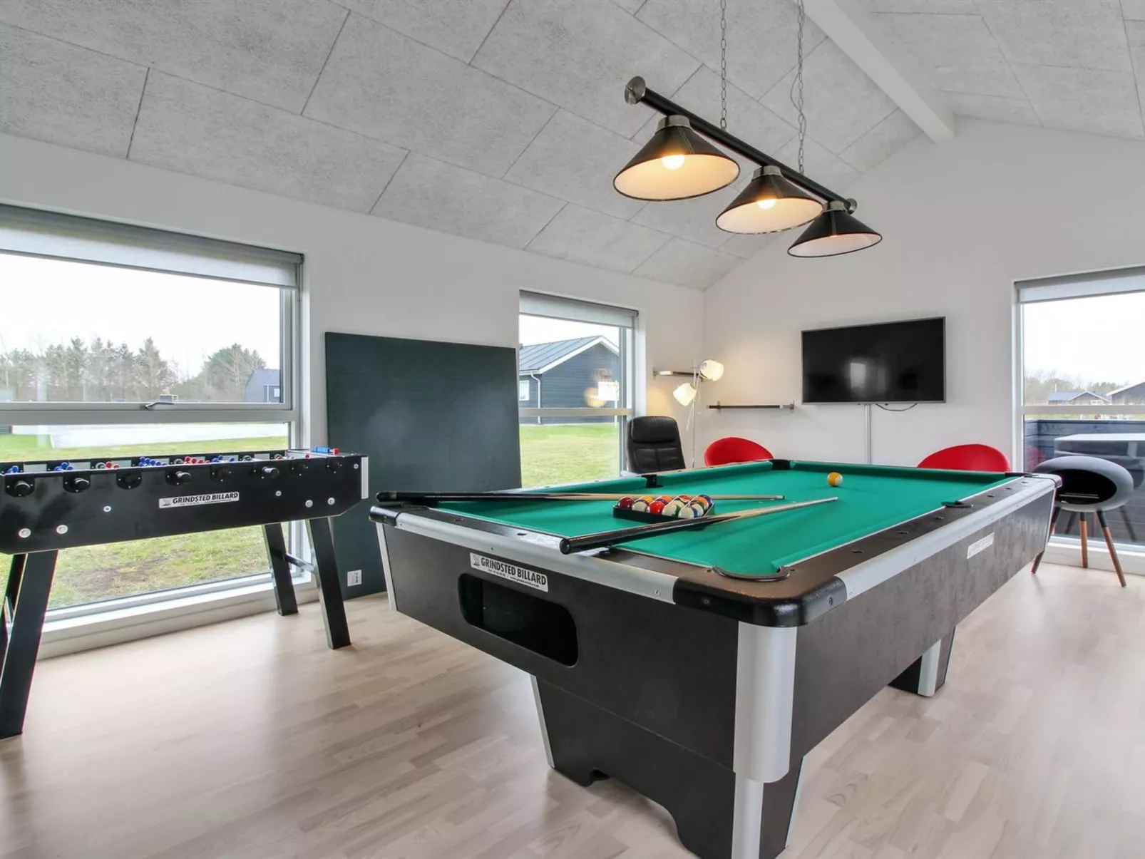 "Eveline" - 1.5km from the sea-Inside