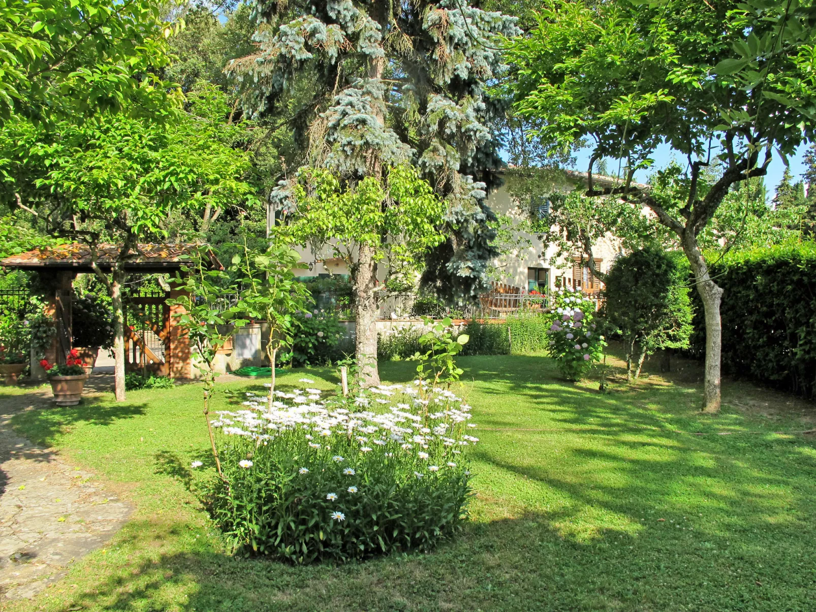 Borgo Castagnoli-Outside