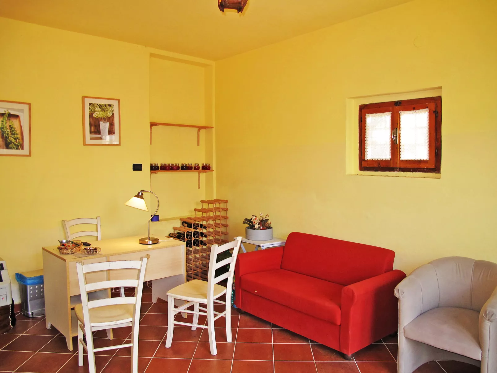 Borgo Castagnoli-Inside