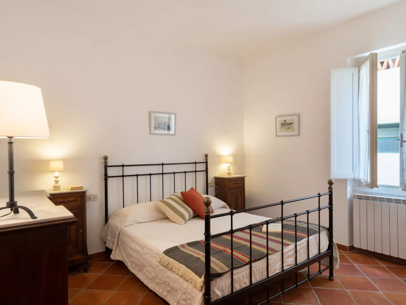 Borgo Castagnoli-Inside