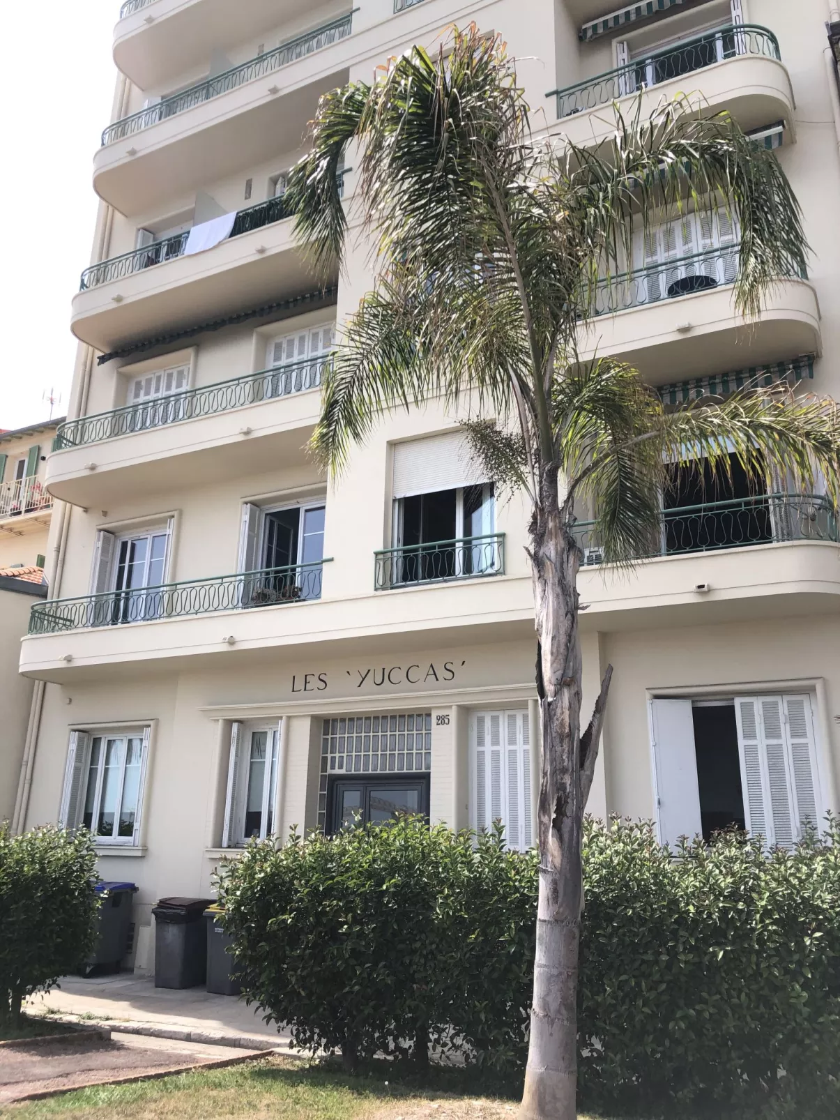 Les Yuccas Promenade des Anglais-Outside