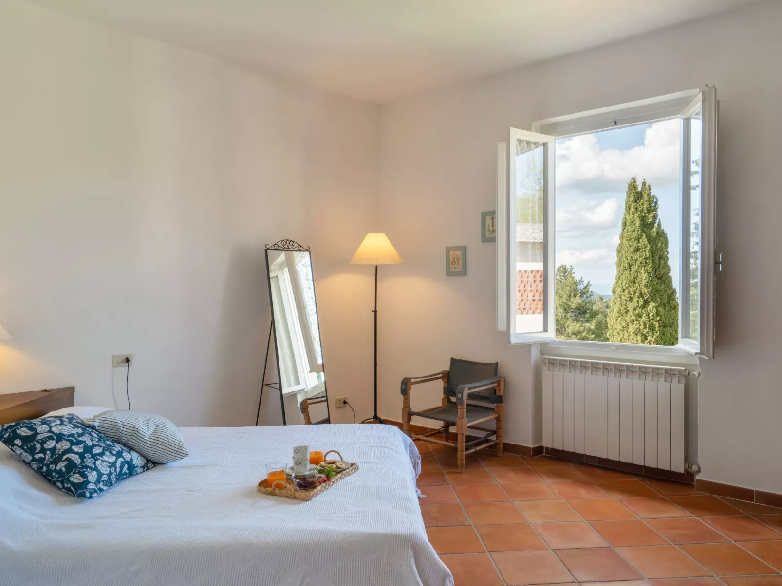 Borgo Castagnoli-Inside