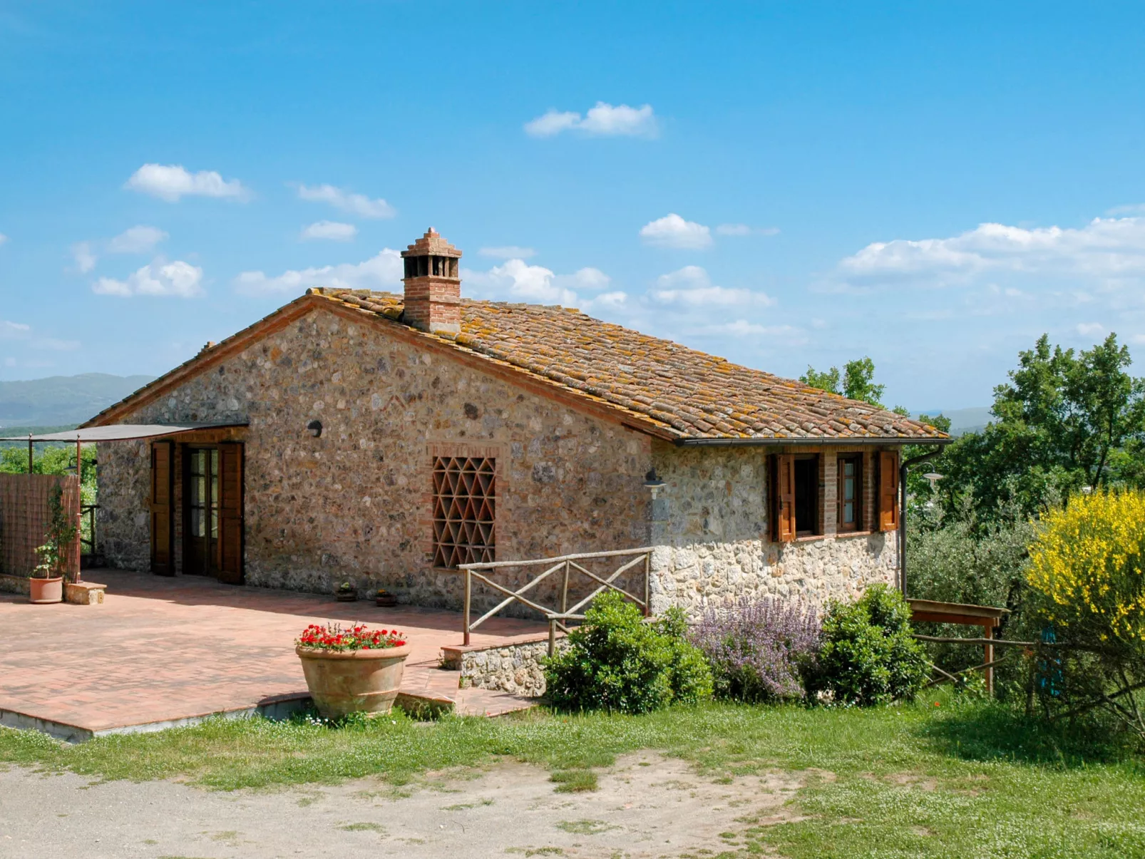 Il Fienile-Outside