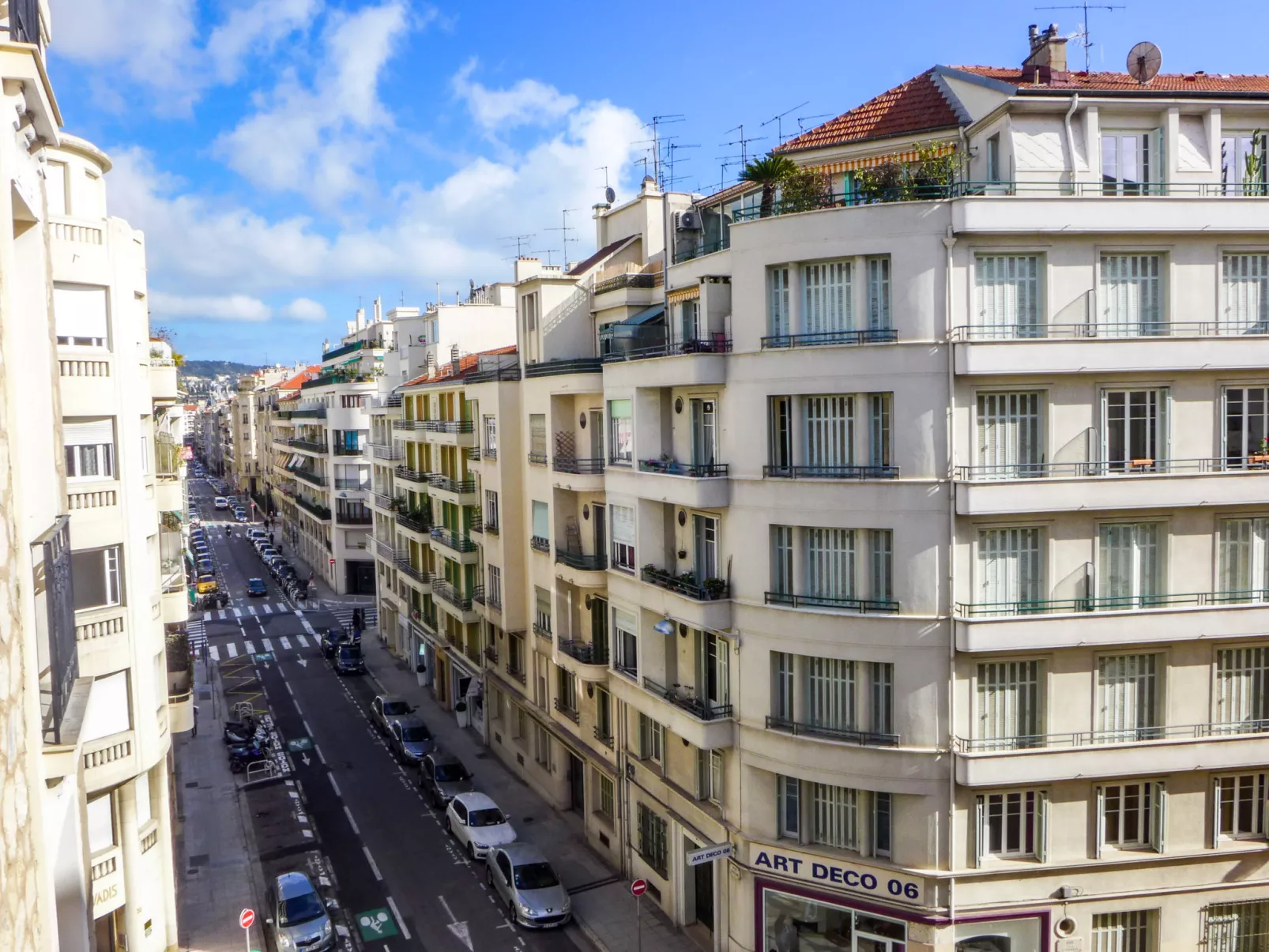 Le Rossini-Outside