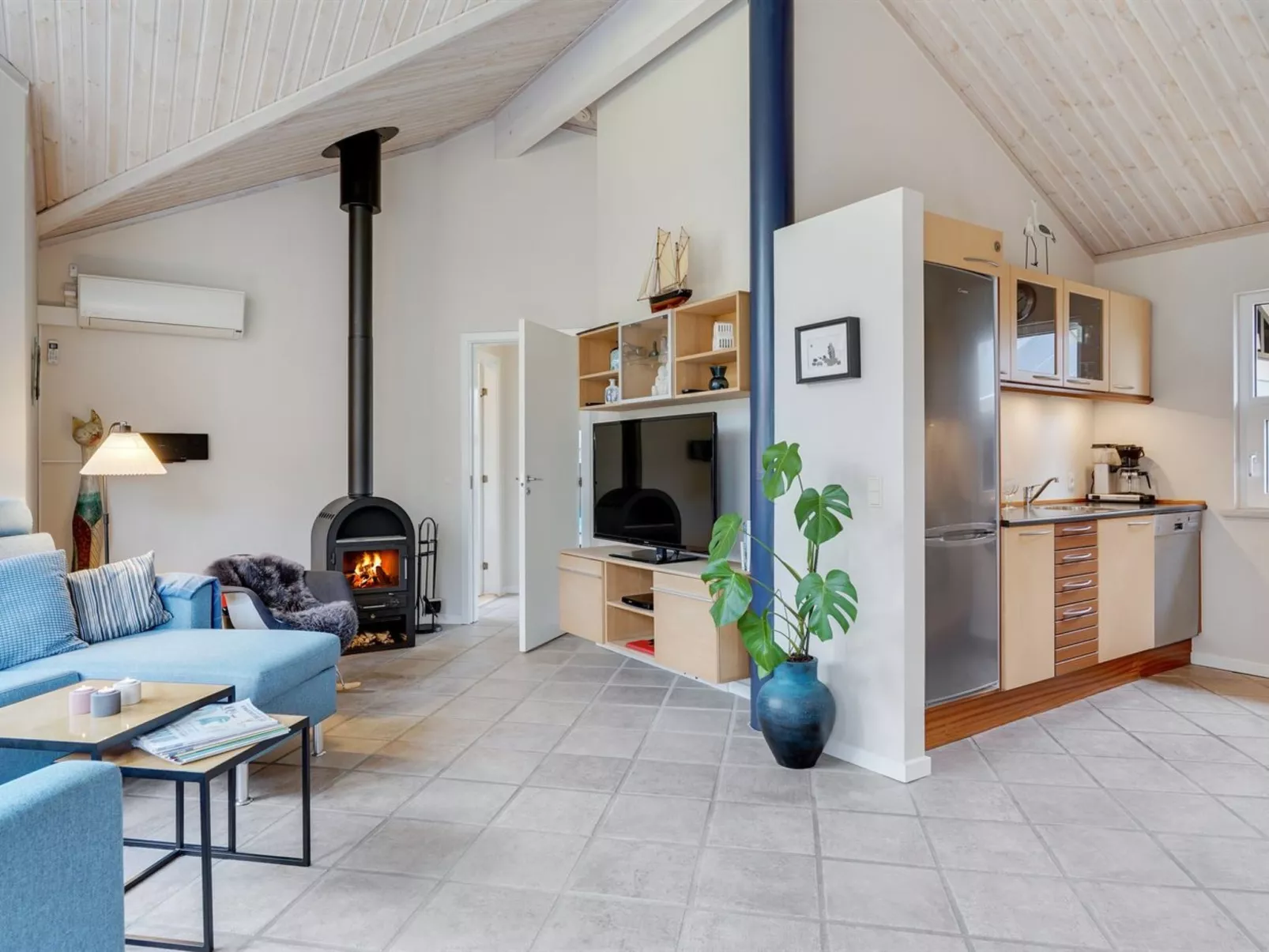 "Talula" - 350m from the sea-Inside