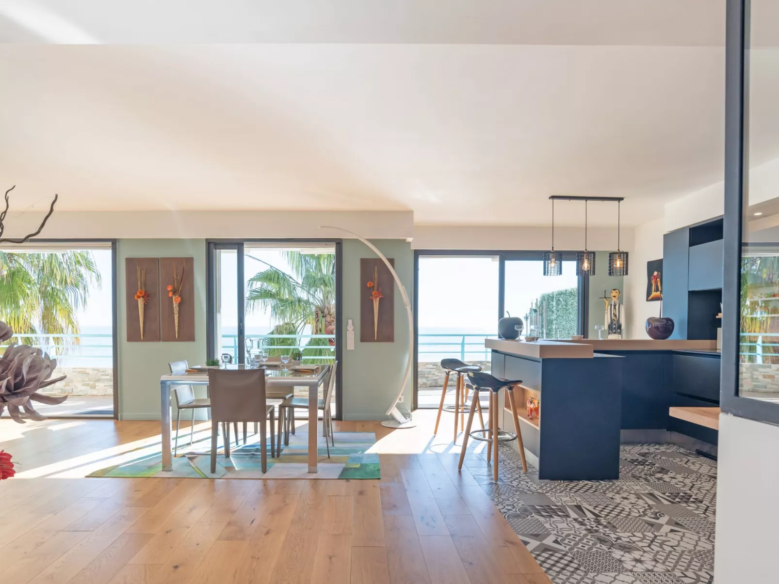New Beach-Inside