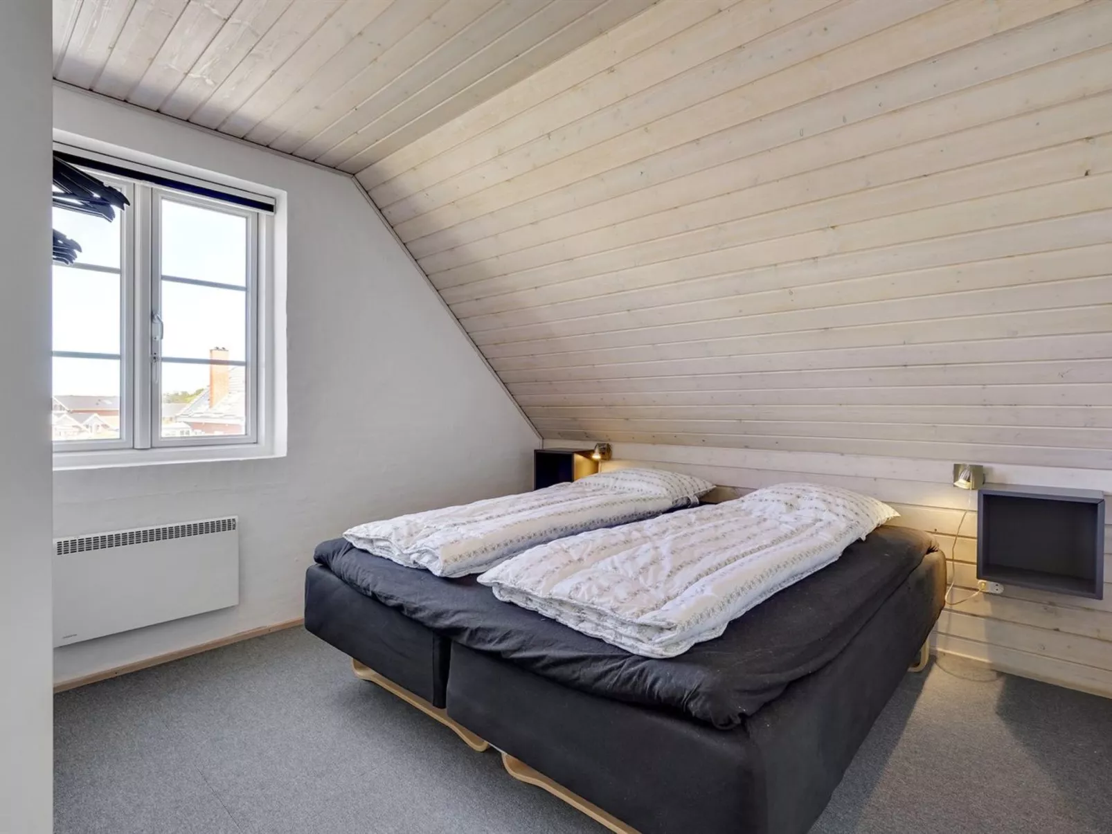 "Langsom" - 100m from the sea-Inside