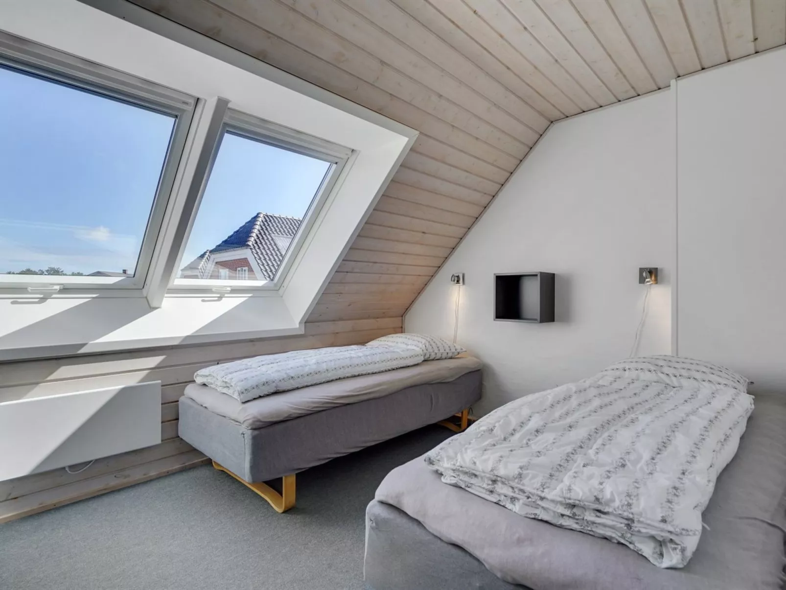 "Langsom" - 100m from the sea-Inside