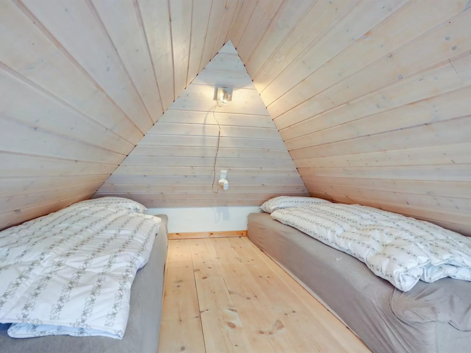 "Langsom" - 100m from the sea-Inside