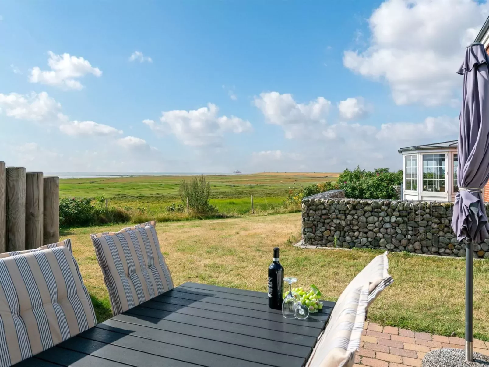 "Langsom" - 100m from the sea-Outside