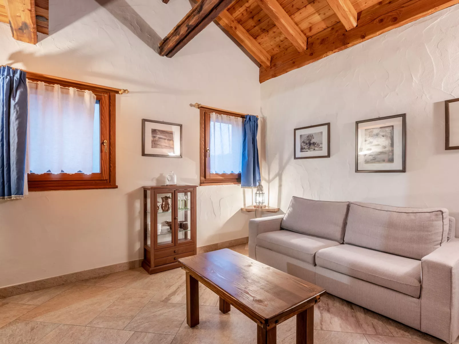 Les Cors-Inside