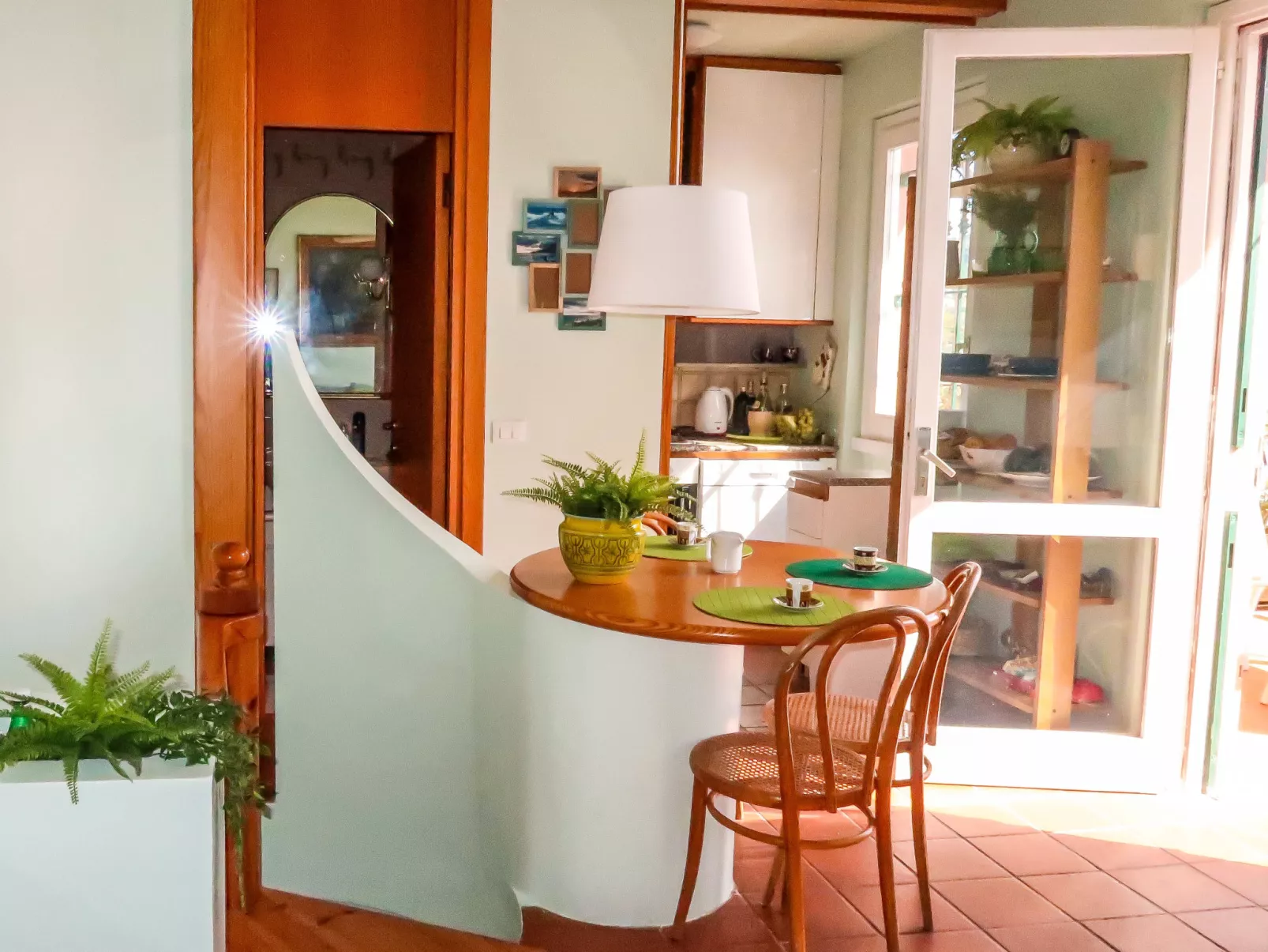 Paradise View-Inside