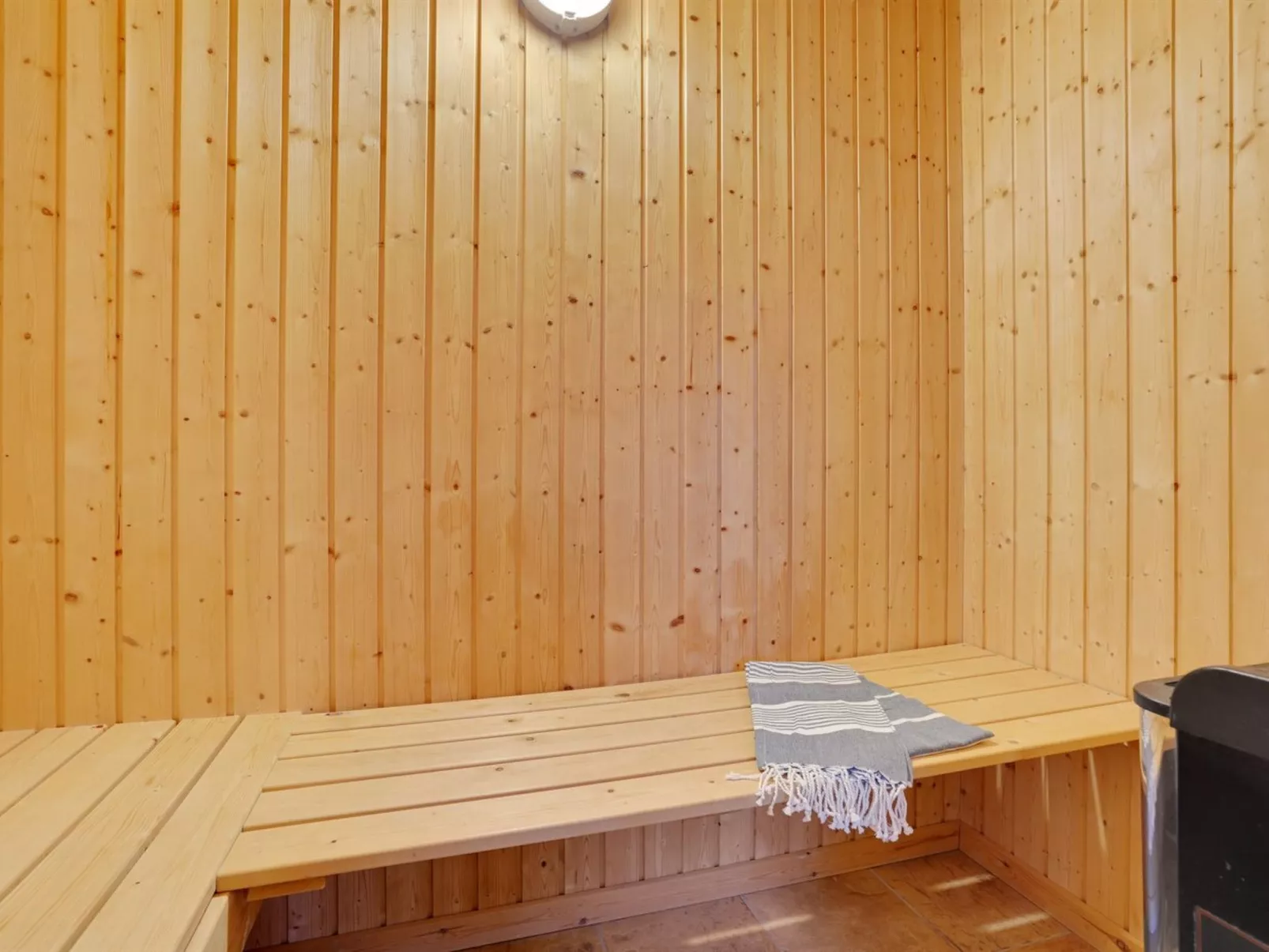 "Manola" - 300m from the sea-Inside
