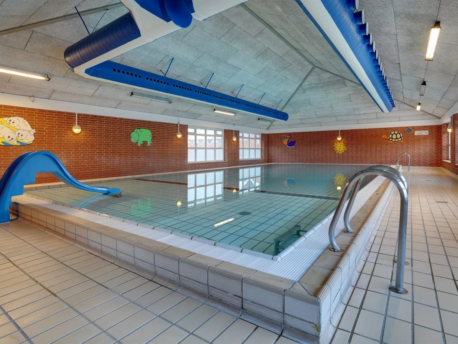 "Maylin" - 2.3km from the sea-Inside