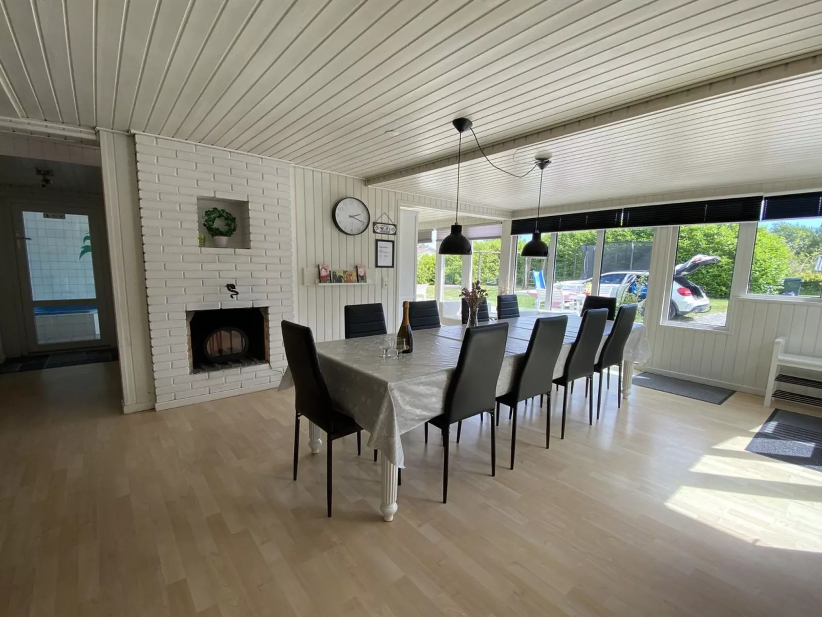 "Hallveig" - 1.1km from the sea-Inside