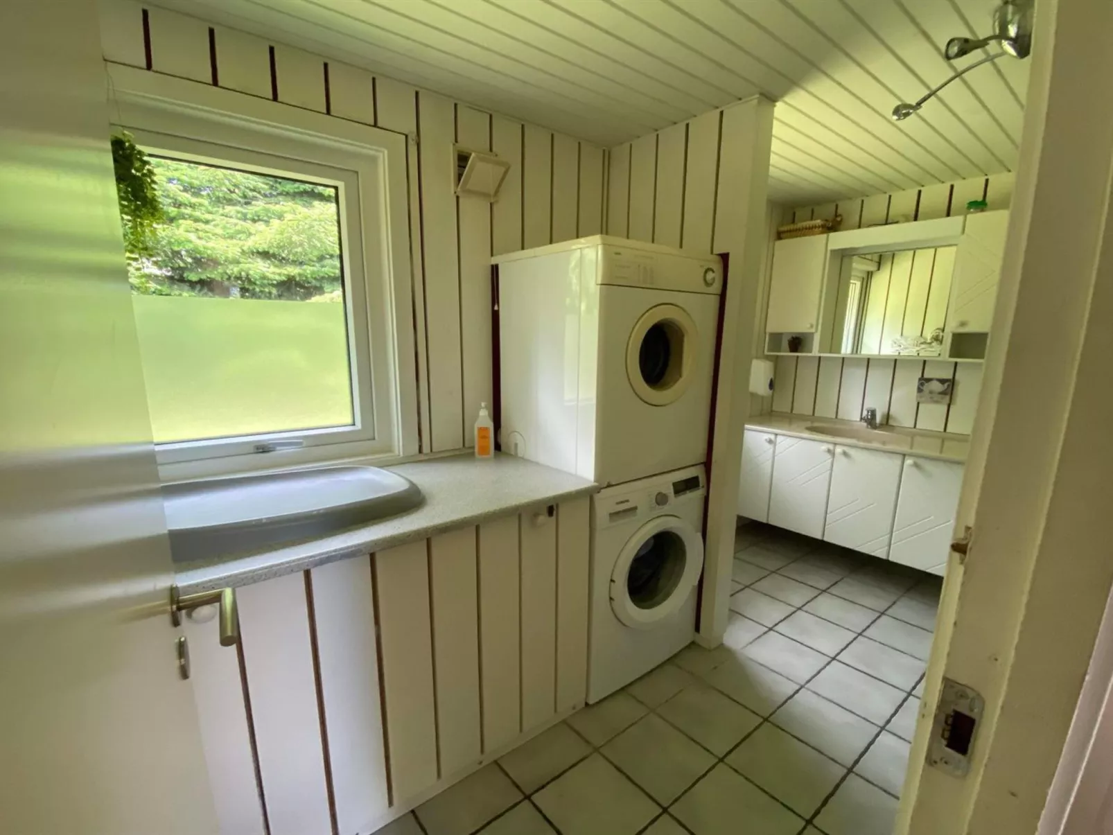 "Hallveig" - 1.1km from the sea-Inside