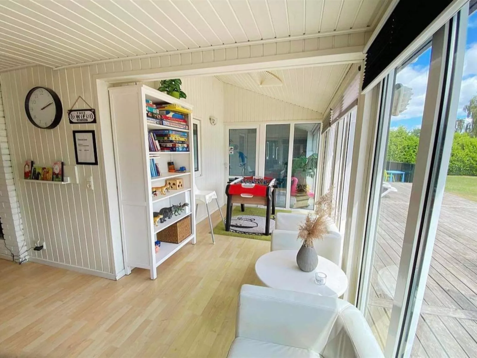 "Hallveig" - 1.1km from the sea-Inside