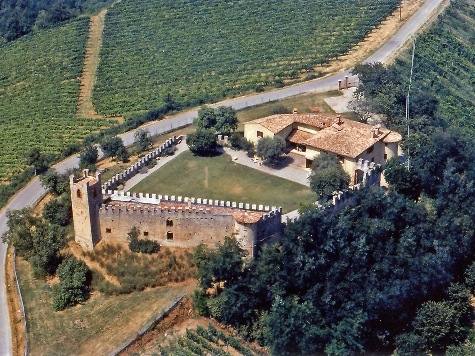 Di Magnano-Outside