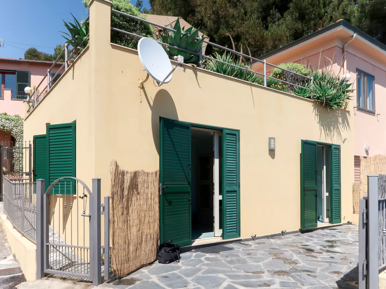 Terrazzo sul Mare-Outside