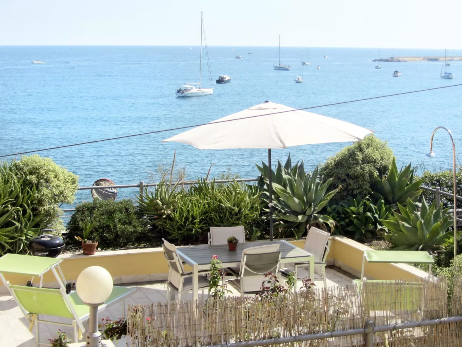 Terrazzo sul Mare-Outside