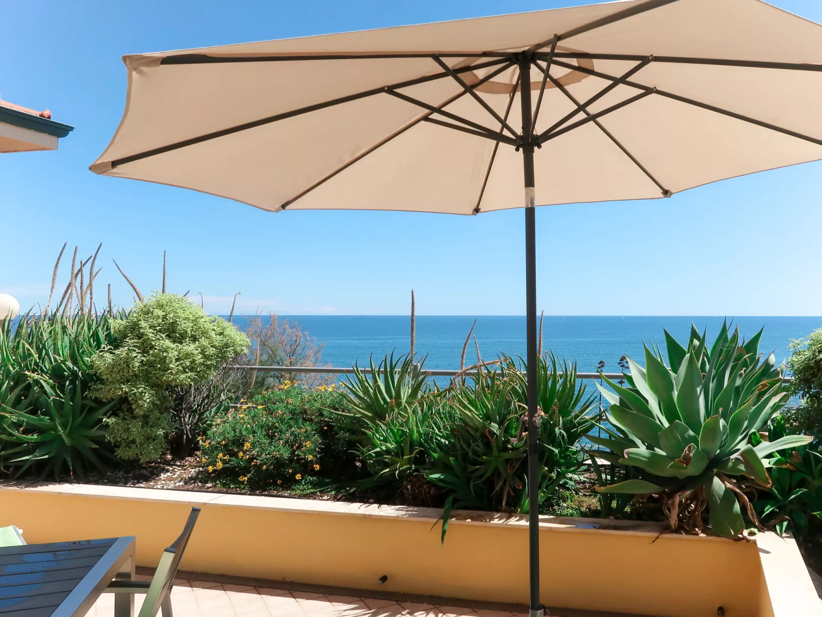 Terrazzo sul Mare-Outside