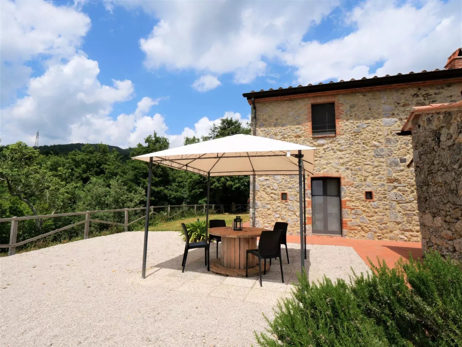Pian dei Carpini - Janis-Outside