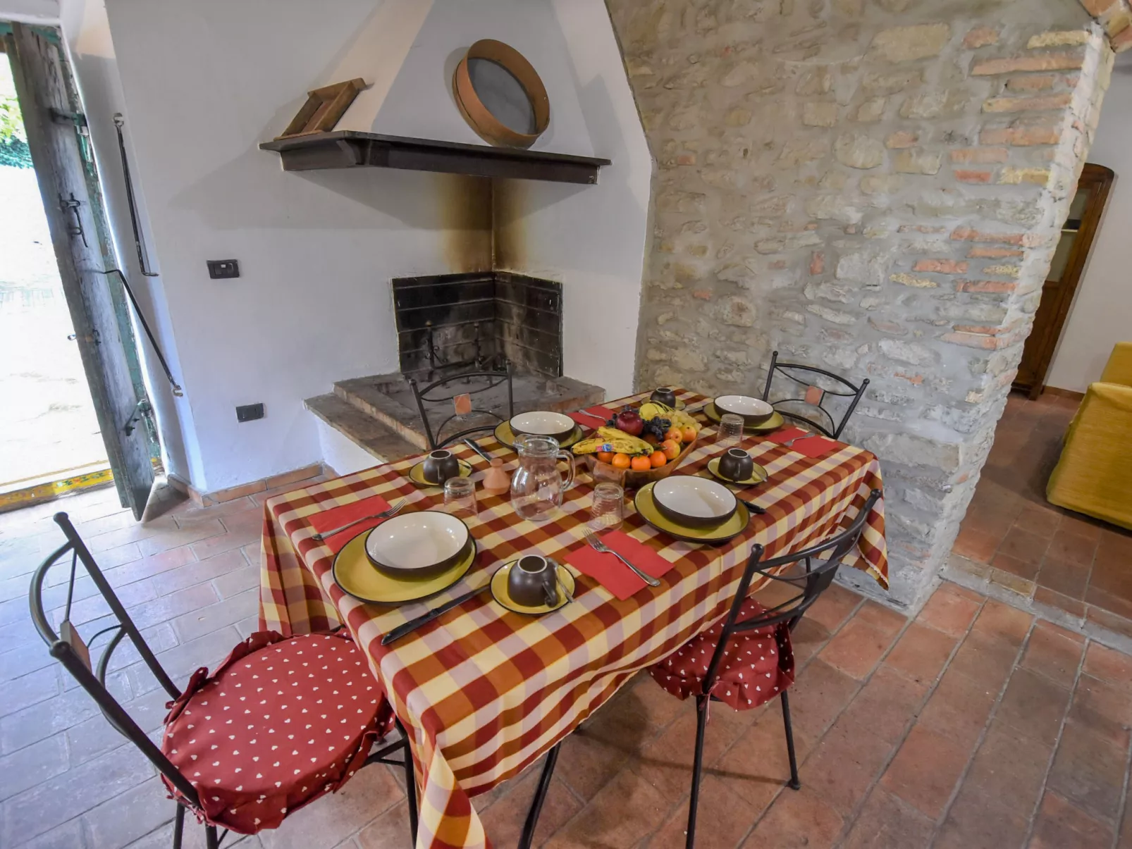 Casale Antica Pietra-Dedans