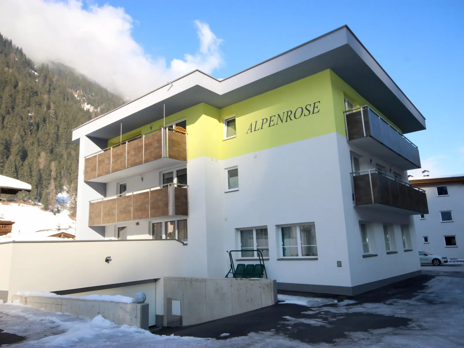 Alpenrose-Outside