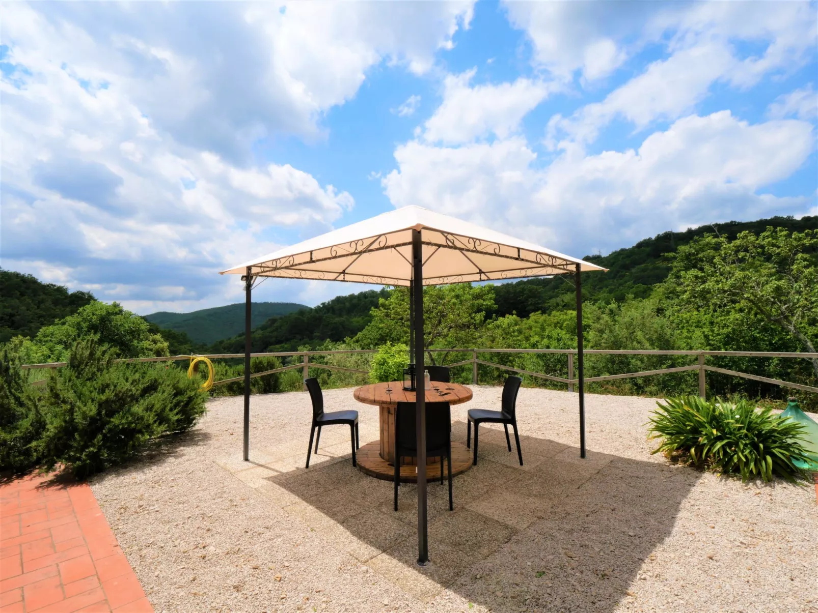 Pian dei Carpini - Janis-Outside